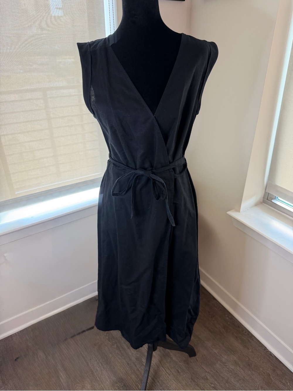 NWT Banana Republic Black Wrap Midi Dress Belted Sleeveless Size 6